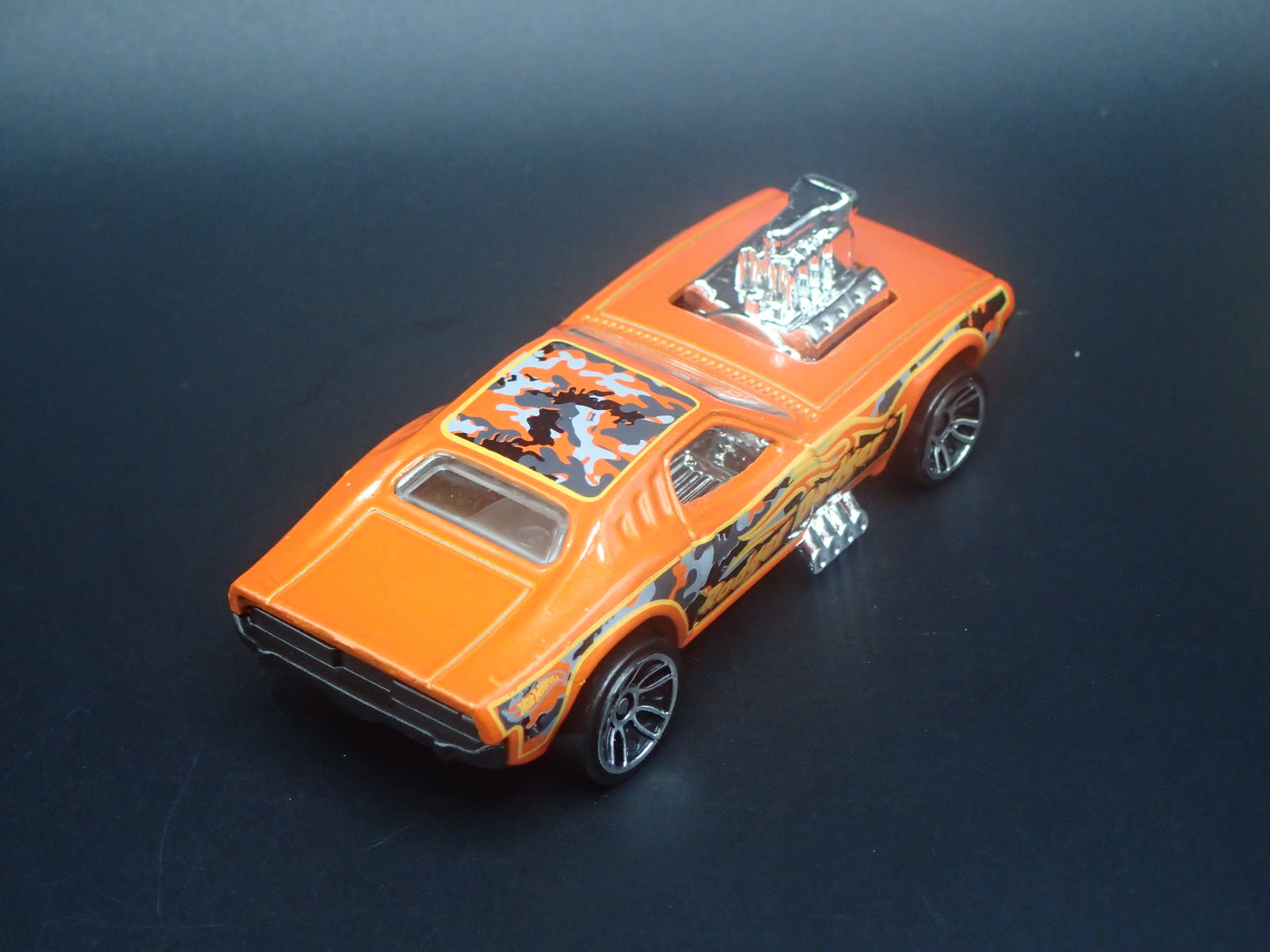 ROGER DODGER DIXIE CHALLENGER 1/64 SCALE COLLECTIBLE DIORAMA DIECAST MODEL CAR