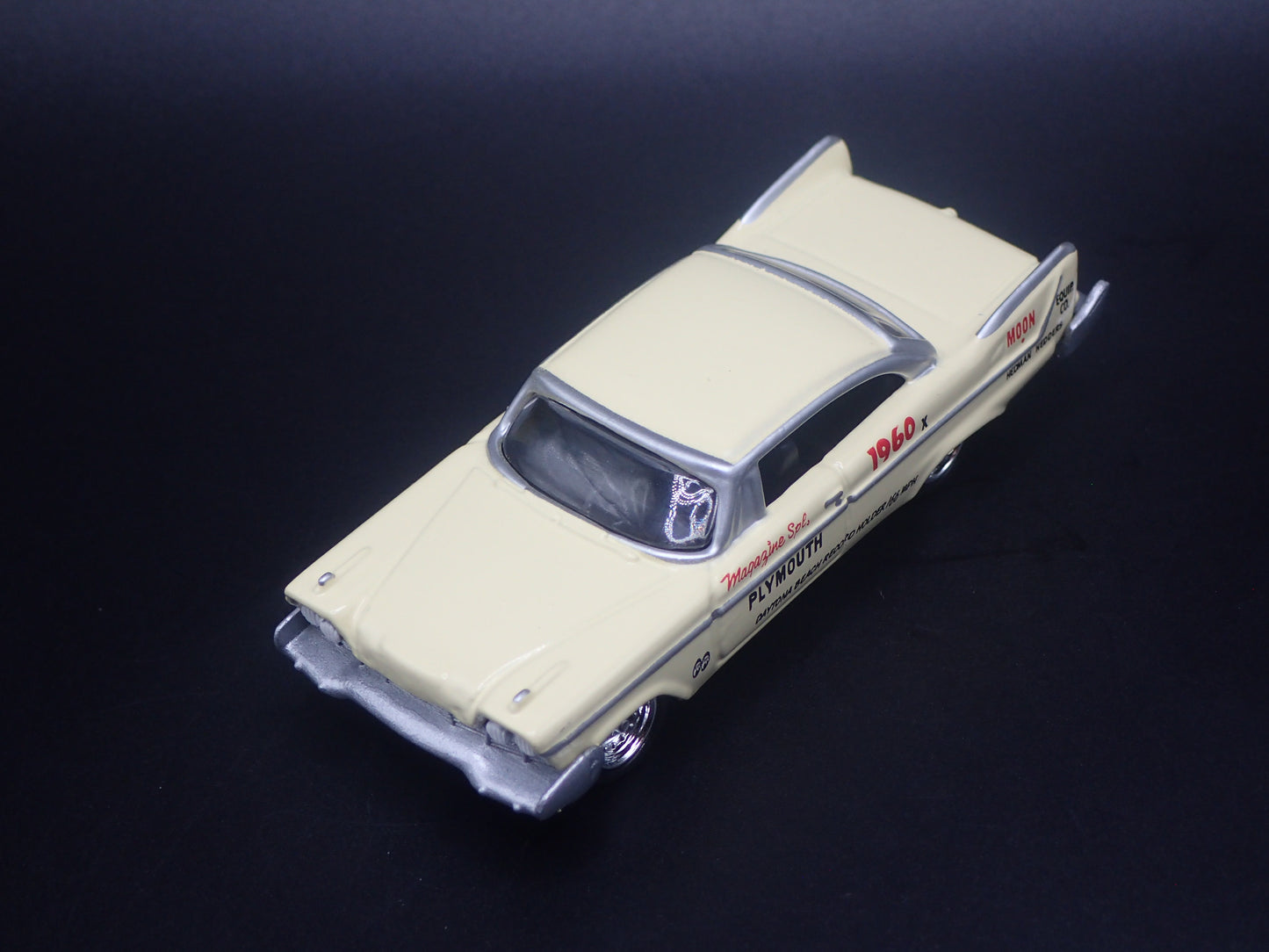 1957 57 PLYMOUTH FURY MOONEYES 1:64 SCALE  DIORAMA DIECAST MODEL CAR