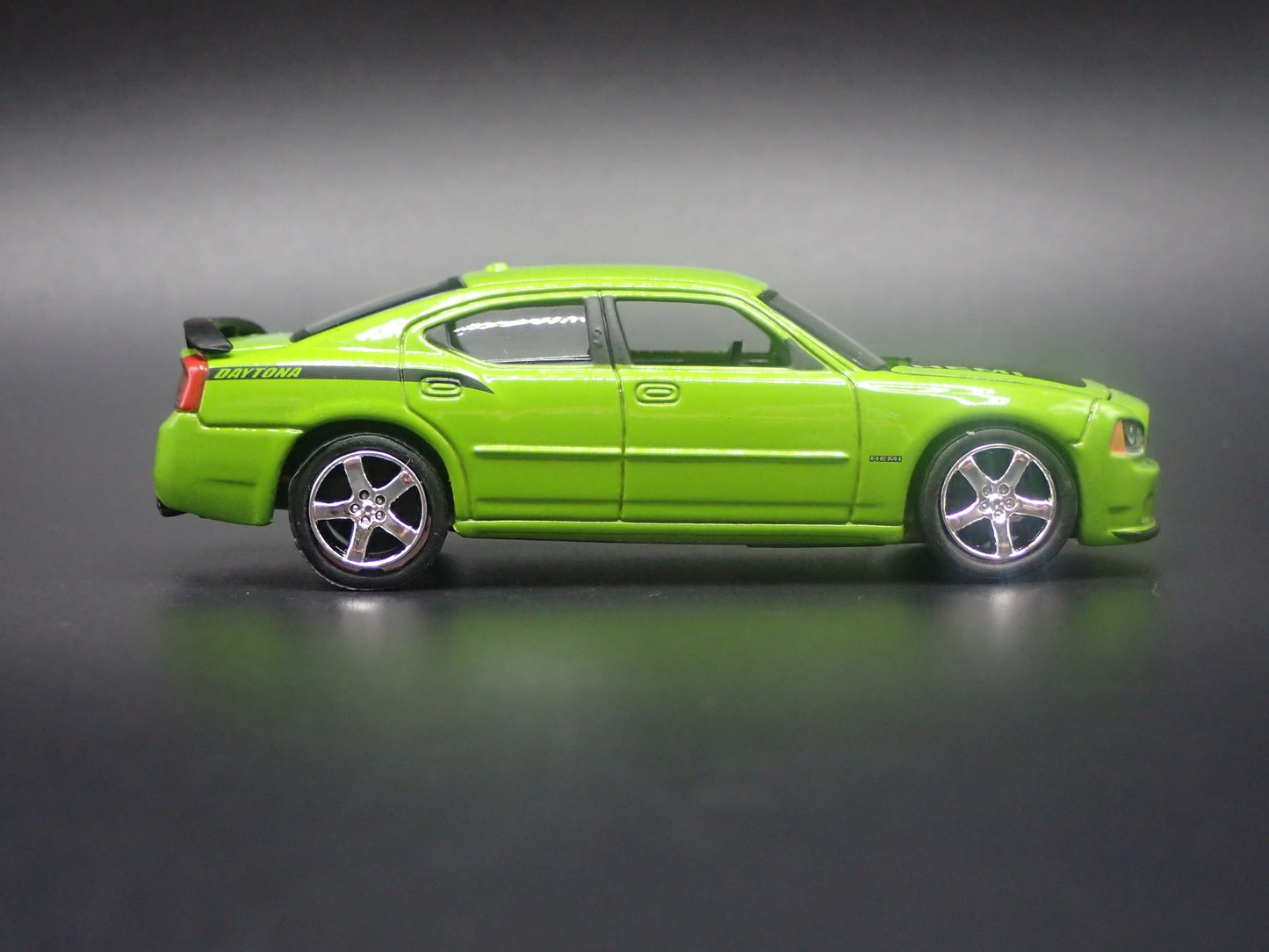 2007 07 DODGE CHARGER DAYTONA 1/64 SCALE COLLECTIBLE DIECAST MODEL CAR