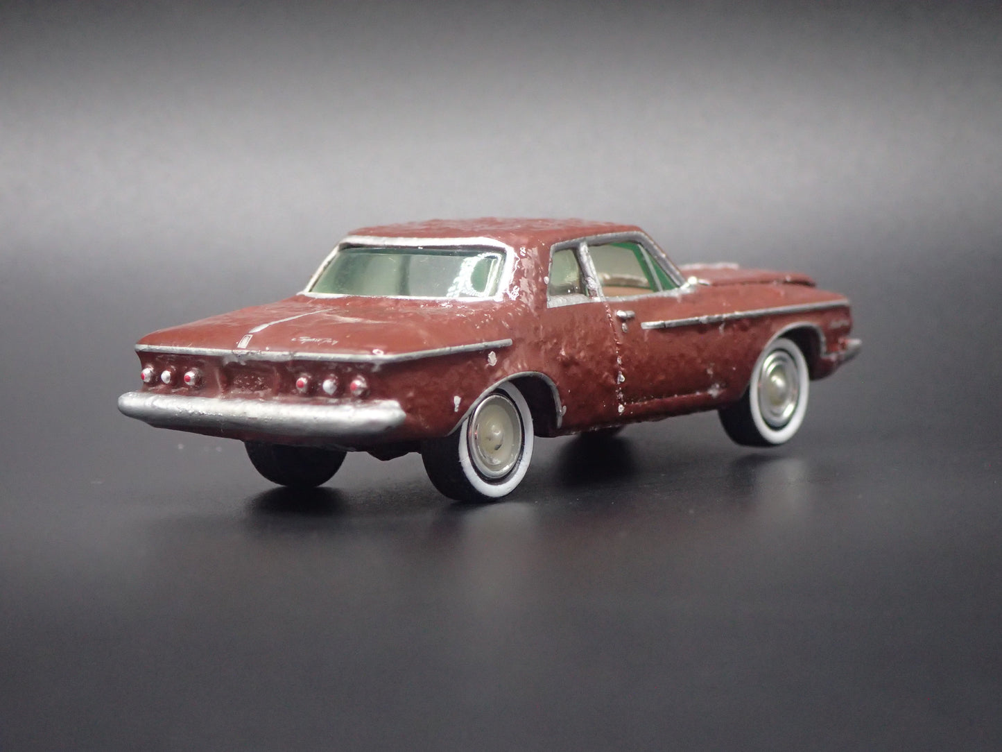 1962 62 PLYMOUTH SPORT FURY BARN FIND 1/64 SCALE DIORAMA DIECAST MODEL CAR