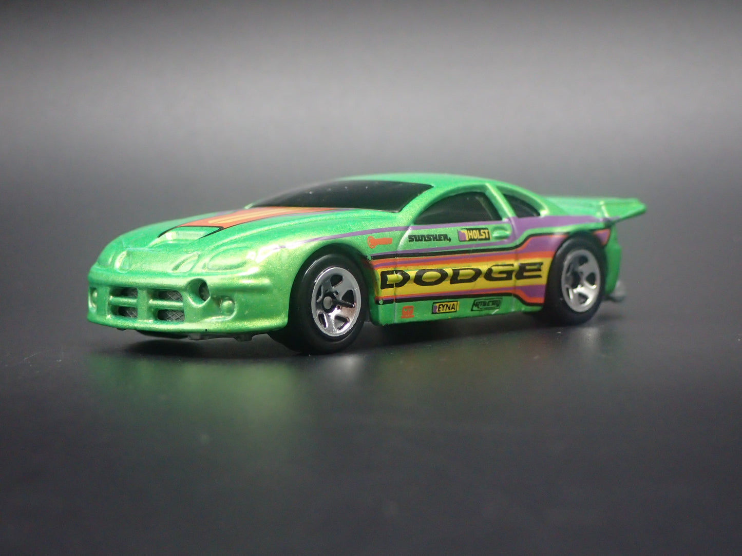 DODGE NEON NHRA DRAG CAR GREEN 1:64 SCALE COLLECTIBLE DIORAMA DIECAST MODEL CAR