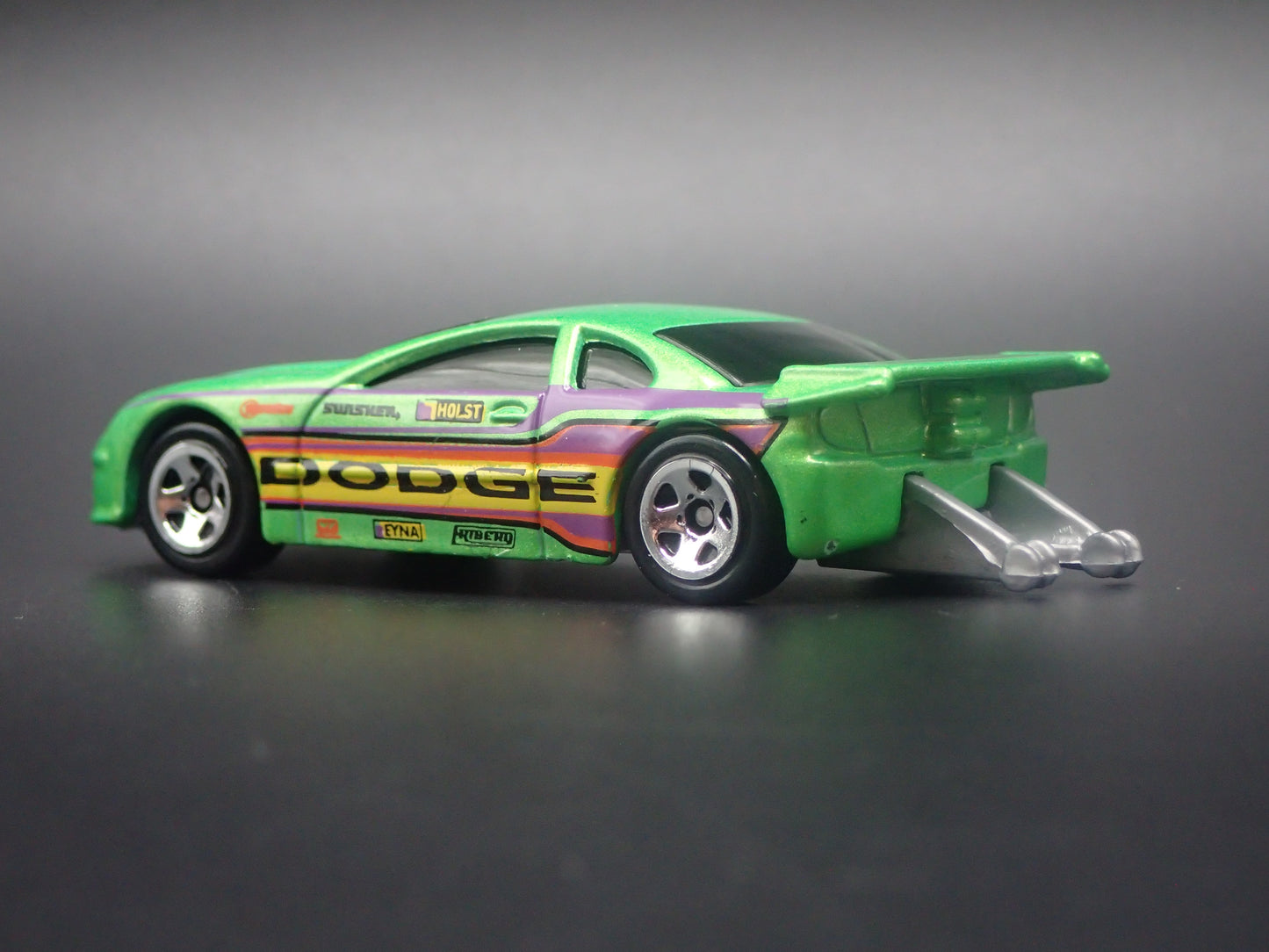 DODGE NEON NHRA DRAG CAR GREEN 1:64 SCALE COLLECTIBLE DIORAMA DIECAST MODEL CAR