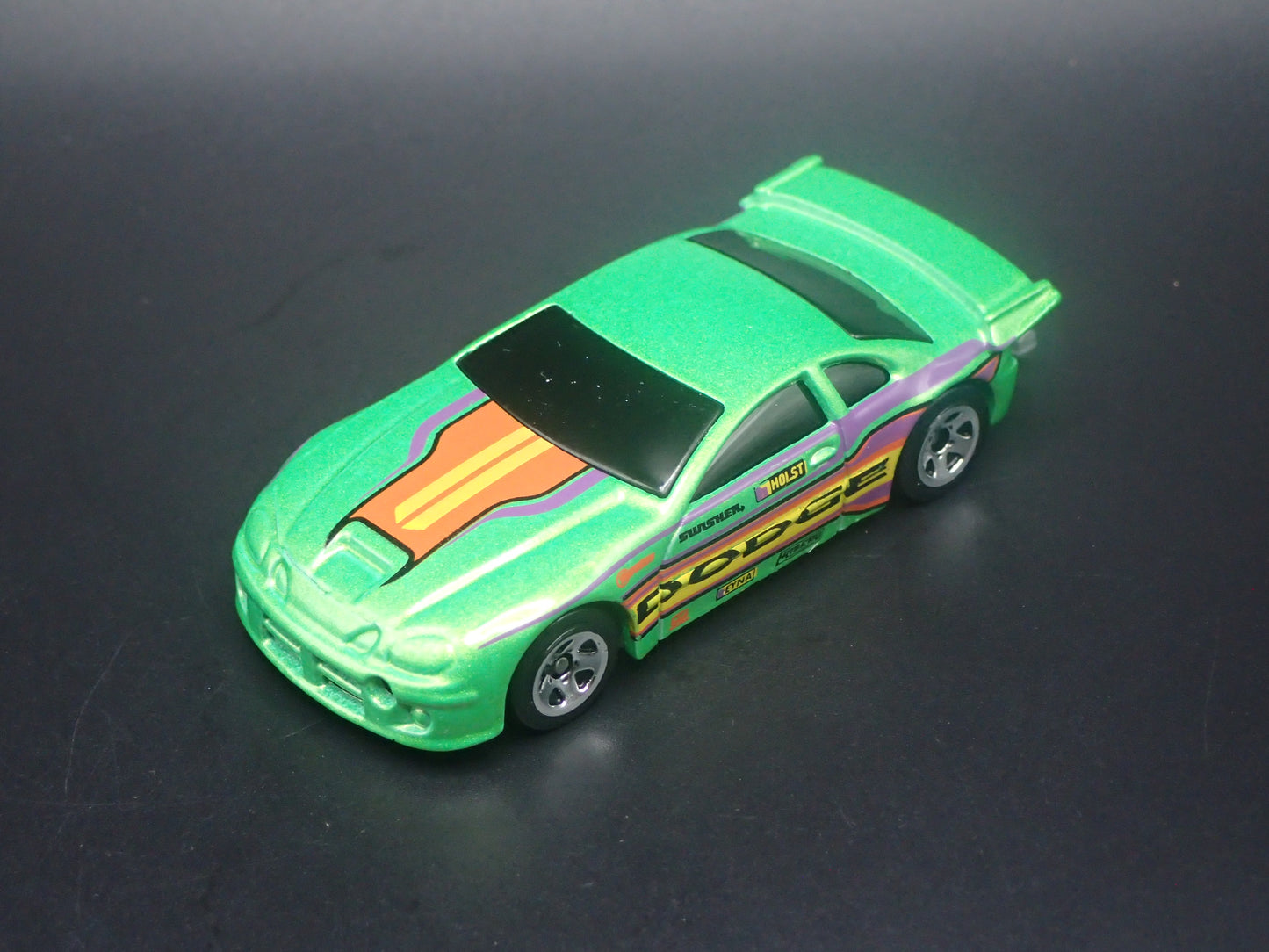 DODGE NEON NHRA DRAG CAR GREEN 1:64 SCALE COLLECTIBLE DIORAMA DIECAST MODEL CAR