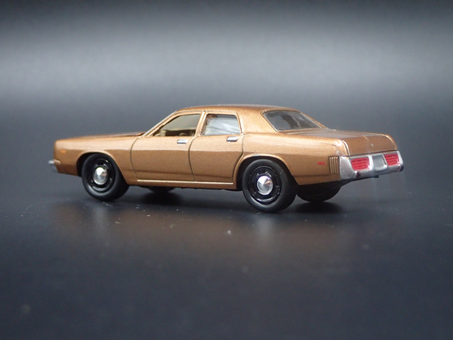 1977 77 DODGE MONACO 4 DOOR BROWN 1/64 SCALE DIORAMA DIECAST MODEL CAR