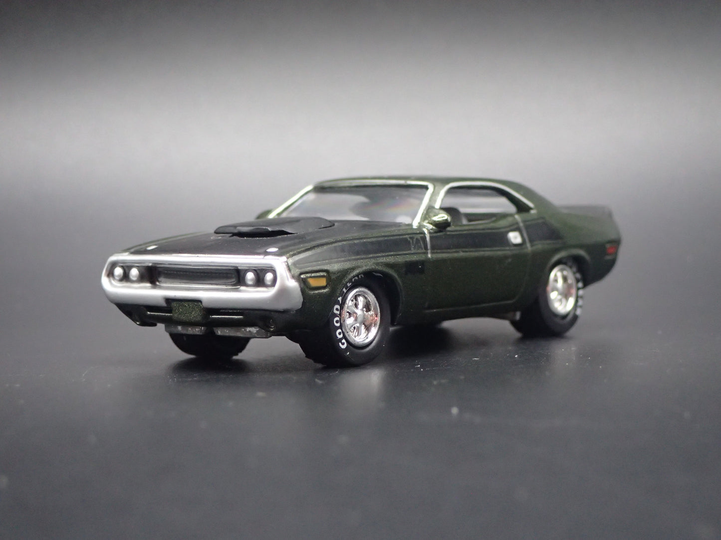 1970 70 DODGE CHALLENGER TA GREEN 1:64 SCALE COLLECTIBLE DIECAST MODEL CAR