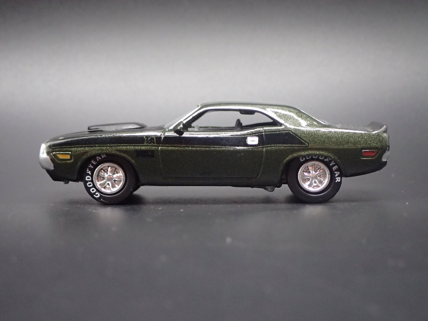 1970 70 DODGE CHALLENGER TA GREEN 1:64 SCALE COLLECTIBLE DIECAST MODEL CAR