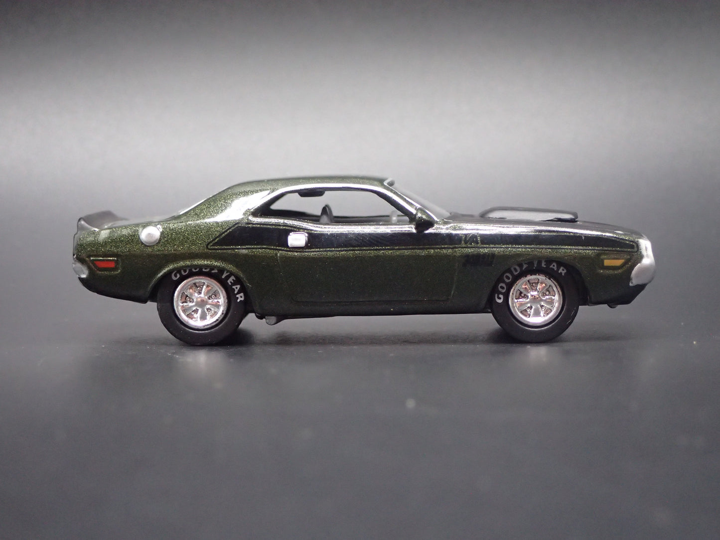 1970 70 DODGE CHALLENGER TA GREEN 1:64 SCALE COLLECTIBLE DIECAST MODEL CAR