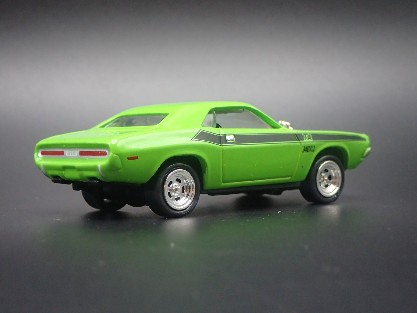 1970 70 DODGE CHALLENGER TA GREEN 1:64 SCALE COLLECTIBLE DIECAST MODEL CAR