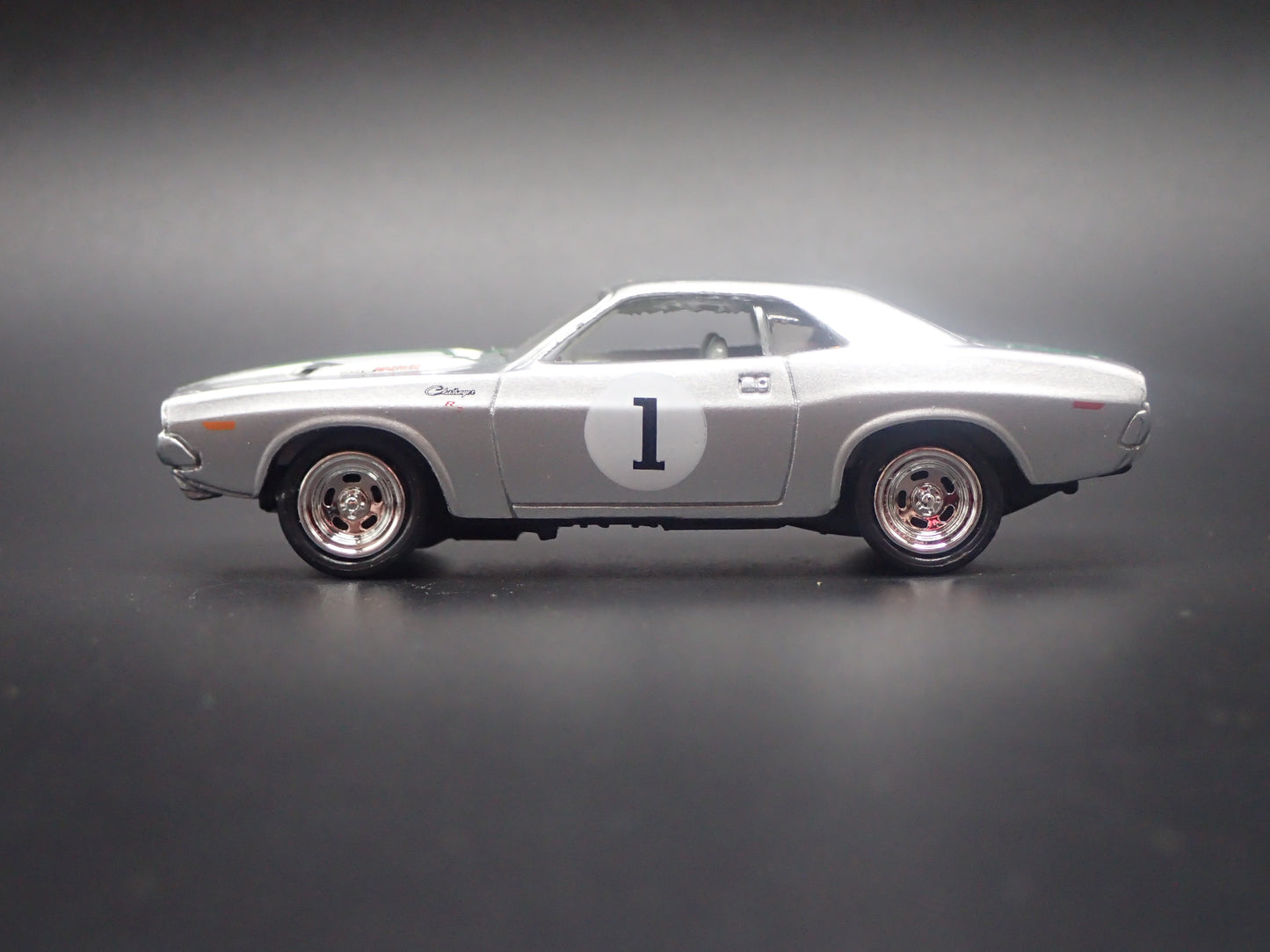 1970 70 DODGE CHALLENGER SILVER 1:64 SCALE COLLECTIBLE DIECAST MODEL CAR