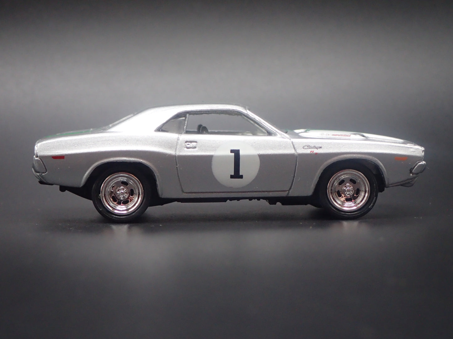 1970 70 DODGE CHALLENGER SILVER 1:64 SCALE COLLECTIBLE DIECAST MODEL CAR