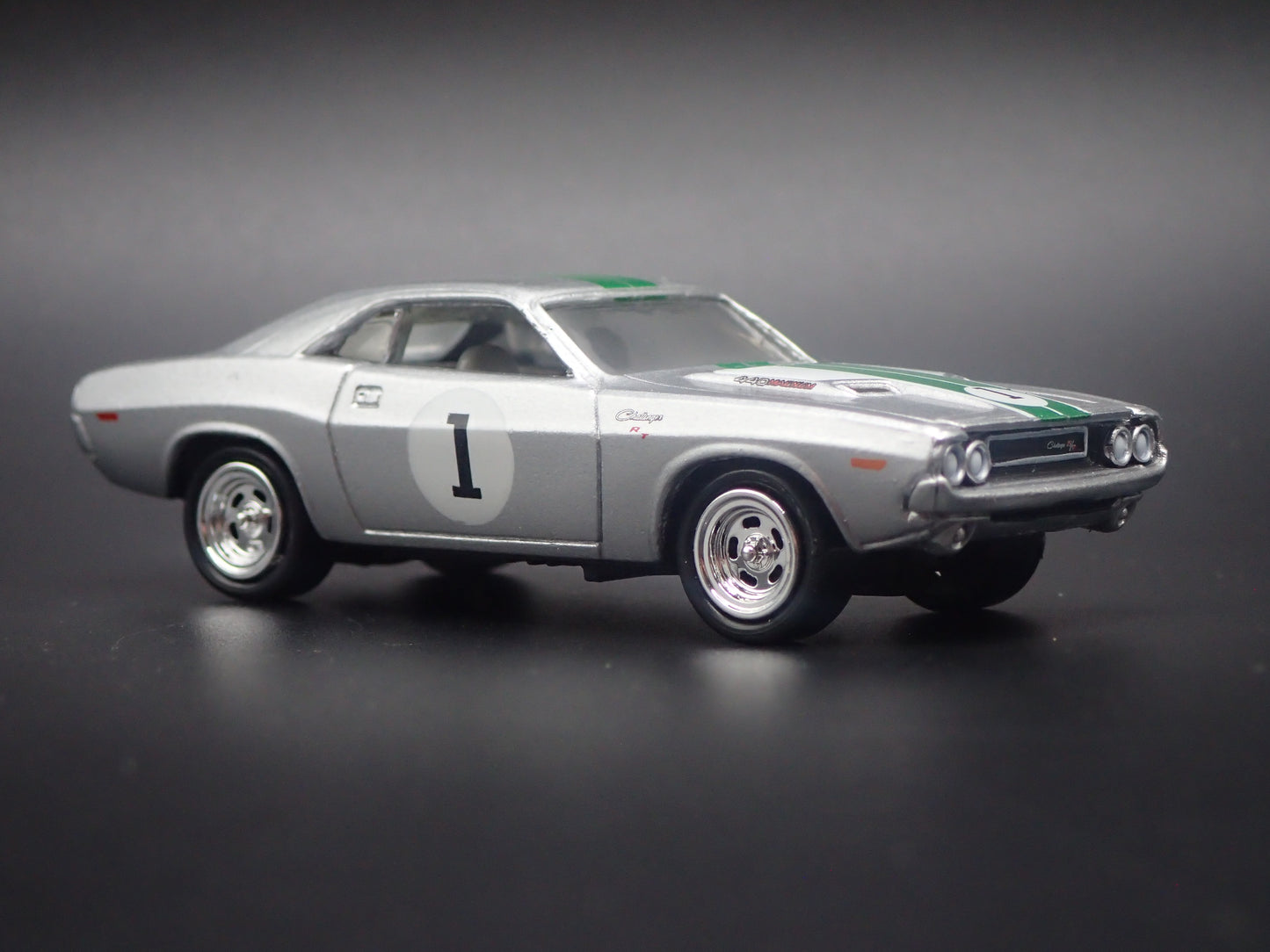 1970 70 DODGE CHALLENGER SILVER 1:64 SCALE COLLECTIBLE DIECAST MODEL CAR