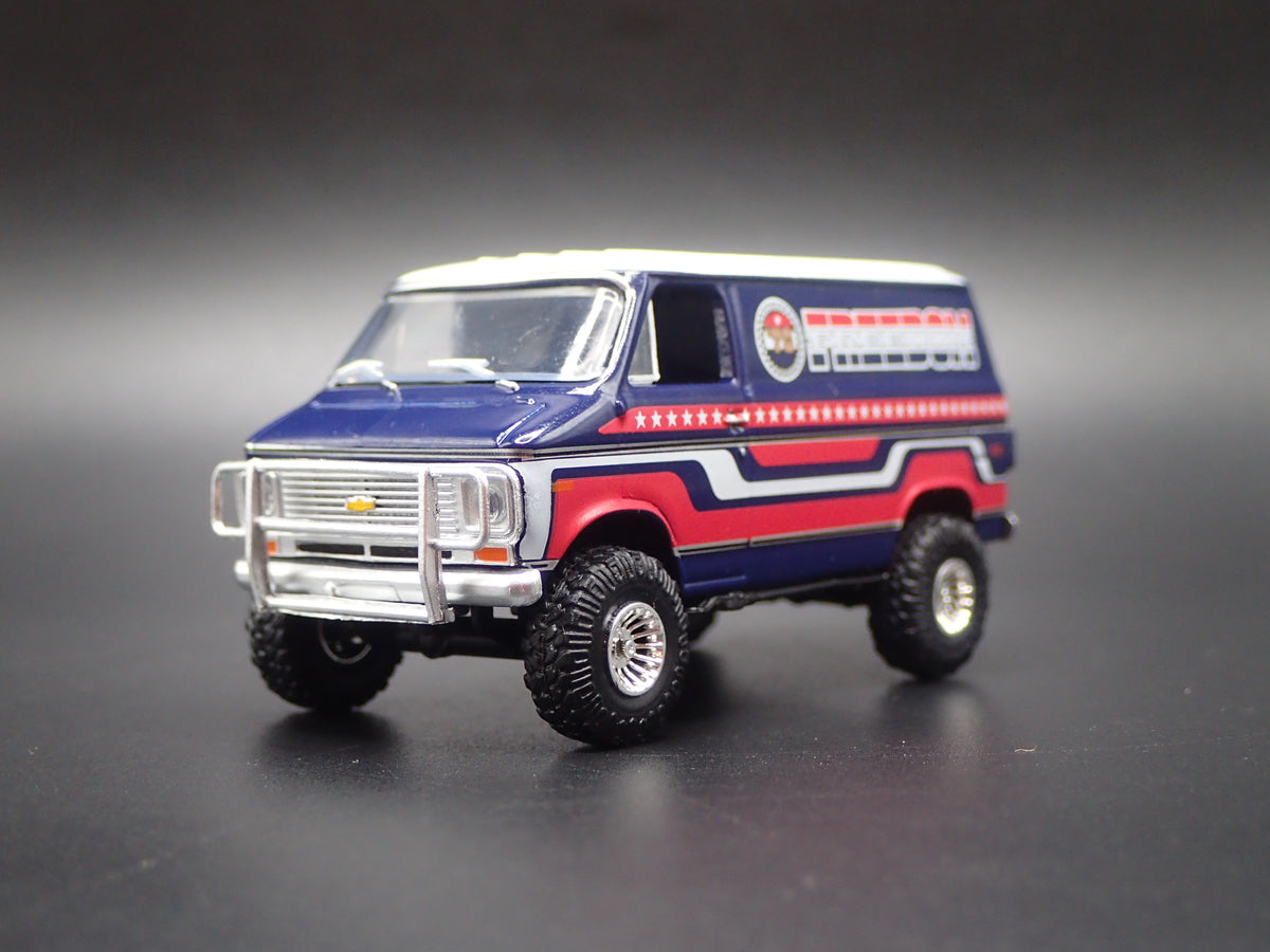 1971-1977 CHEVY CHEVROLET VAN G10 USA FREEDOM 1:64 SCALE DIECAST MODEL CAR