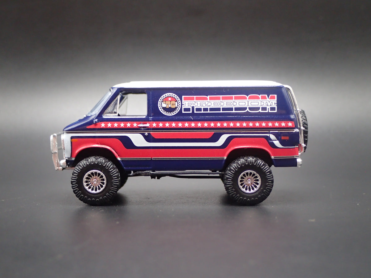1971-1977 CHEVY CHEVROLET VAN G10 USA FREEDOM 1:64 SCALE DIECAST MODEL CAR