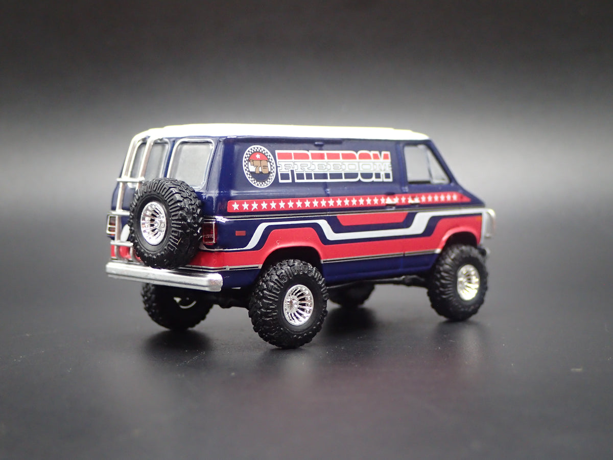 1971-1977 CHEVY CHEVROLET VAN G10 USA FREEDOM 1:64 SCALE DIECAST MODEL CAR