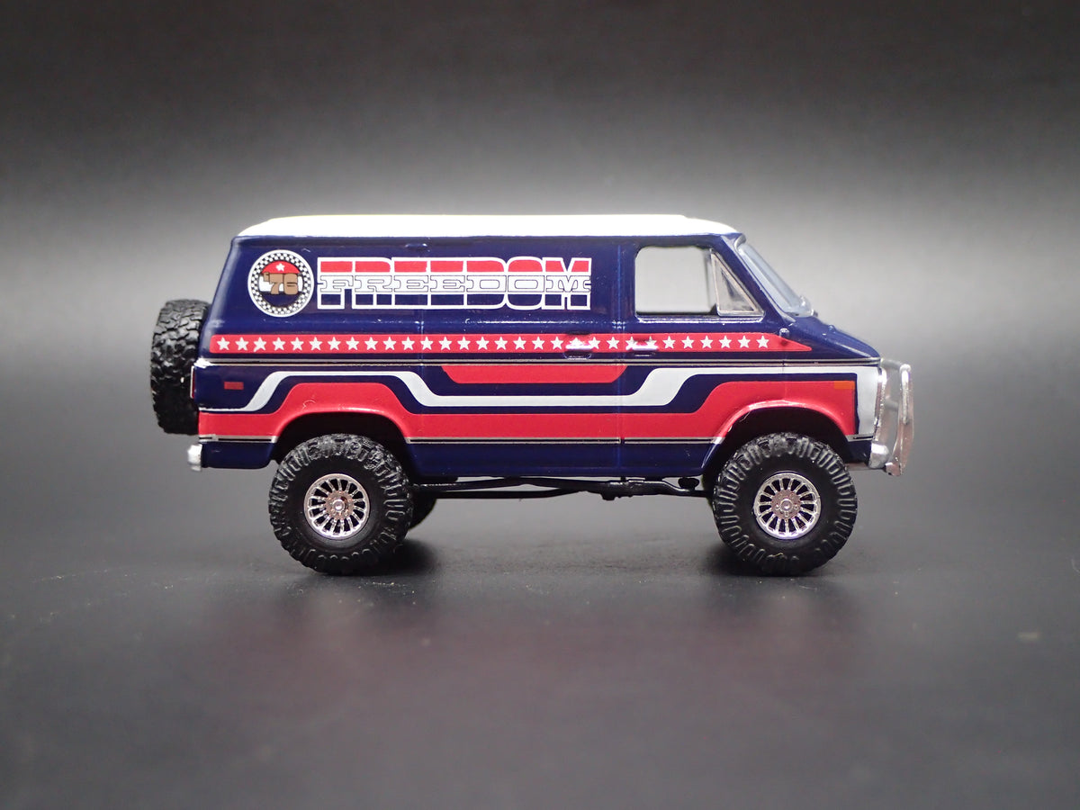 1971-1977 CHEVY CHEVROLET VAN G10 USA FREEDOM 1:64 SCALE DIECAST MODEL CAR
