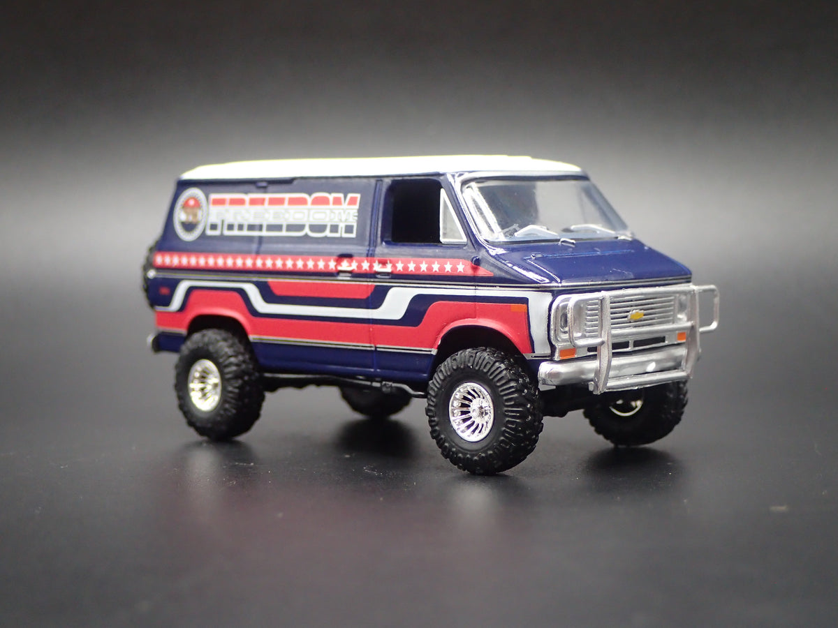 1971-1977 CHEVY CHEVROLET VAN G10 USA FREEDOM 1:64 SCALE DIECAST MODEL CAR
