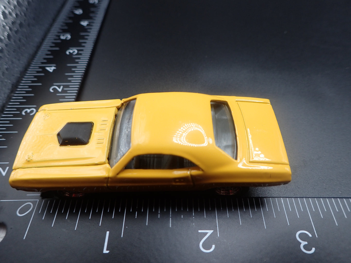 1970 70 DODGE CHALLENGER 1:64 SCALE COLLECTIBLE DIORAMA DIECAST MODEL CAR