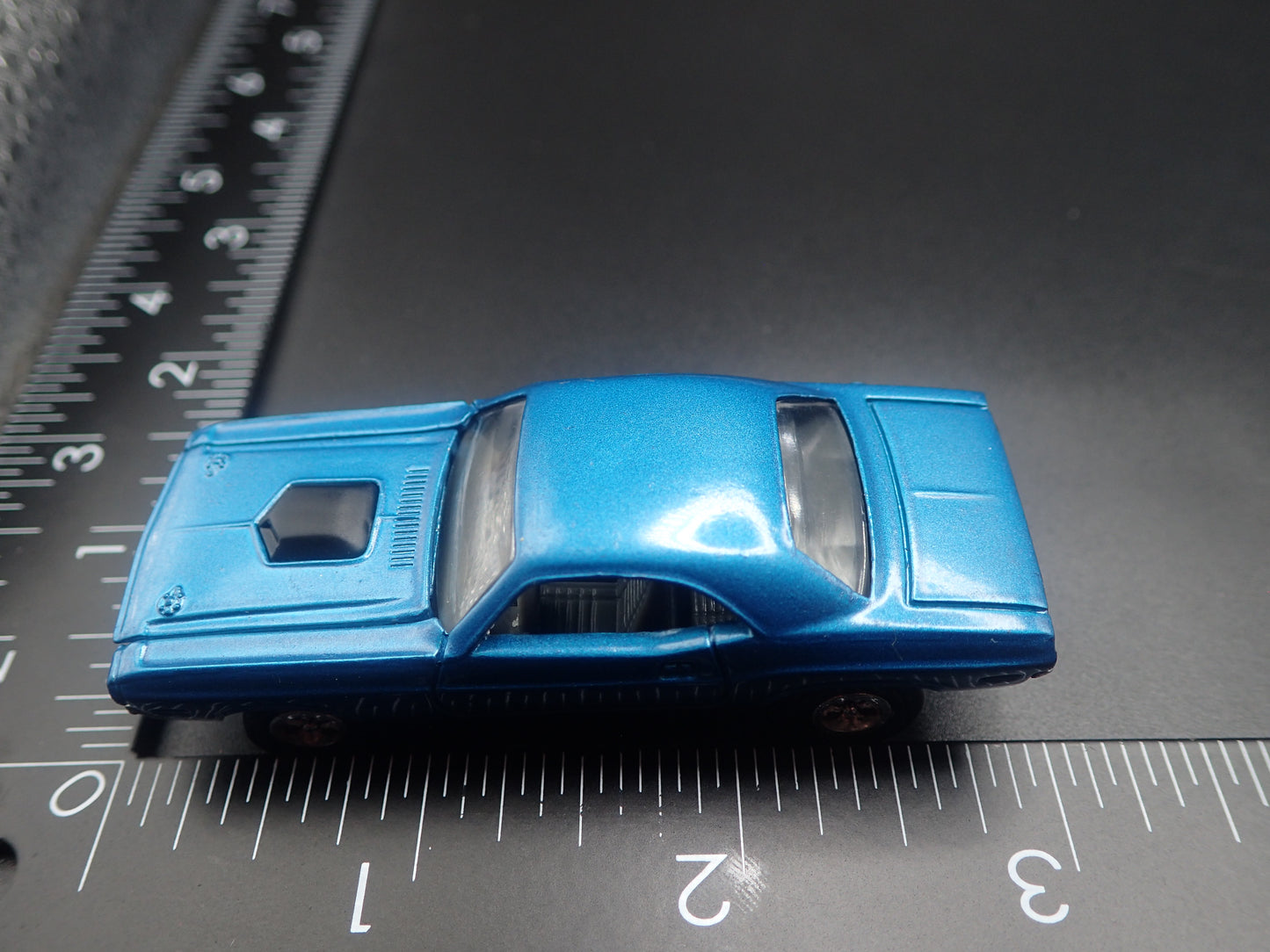 1970 70 DODGE CHALLENGER 1:64 SCALE COLLECTIBLE DIORAMA DIECAST MODEL CAR