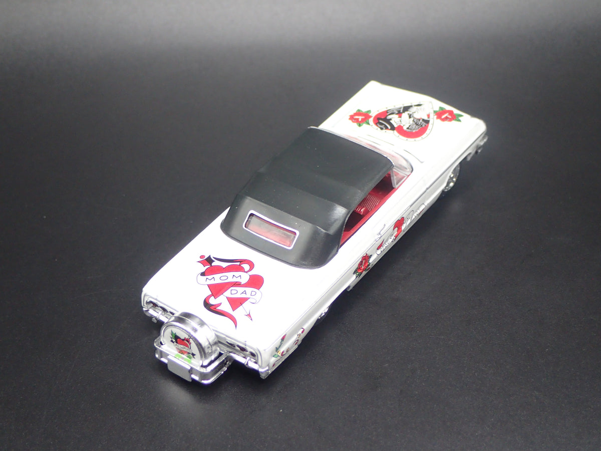1964 64 CHEVY CHEVROLET IMPALA CONVERTIBLE WHITE 1:64 SCALE DIORAMA DIECAST CAR