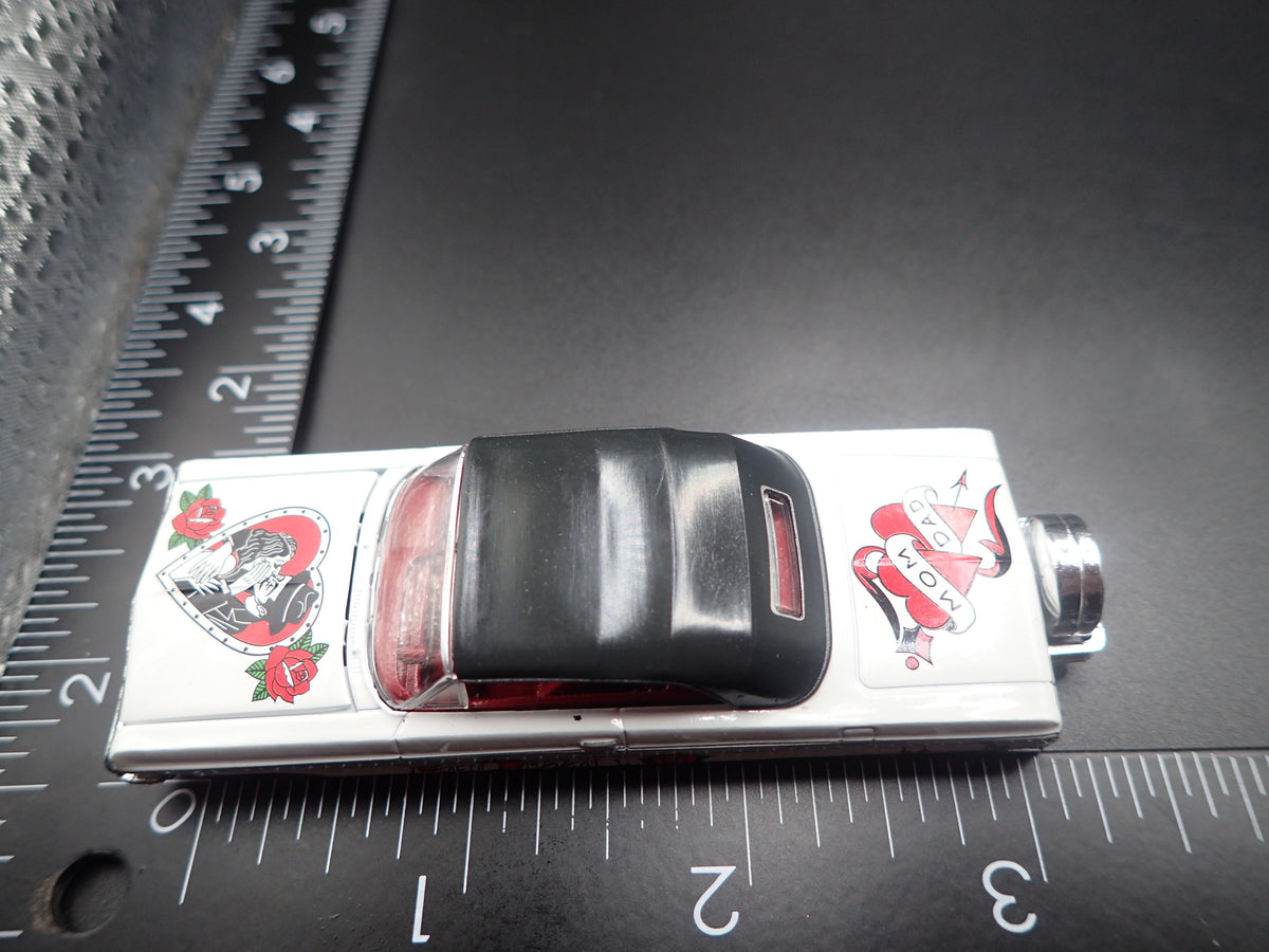 1964 64 CHEVY CHEVROLET IMPALA CONVERTIBLE WHITE 1:64 SCALE DIORAMA DIECAST CAR