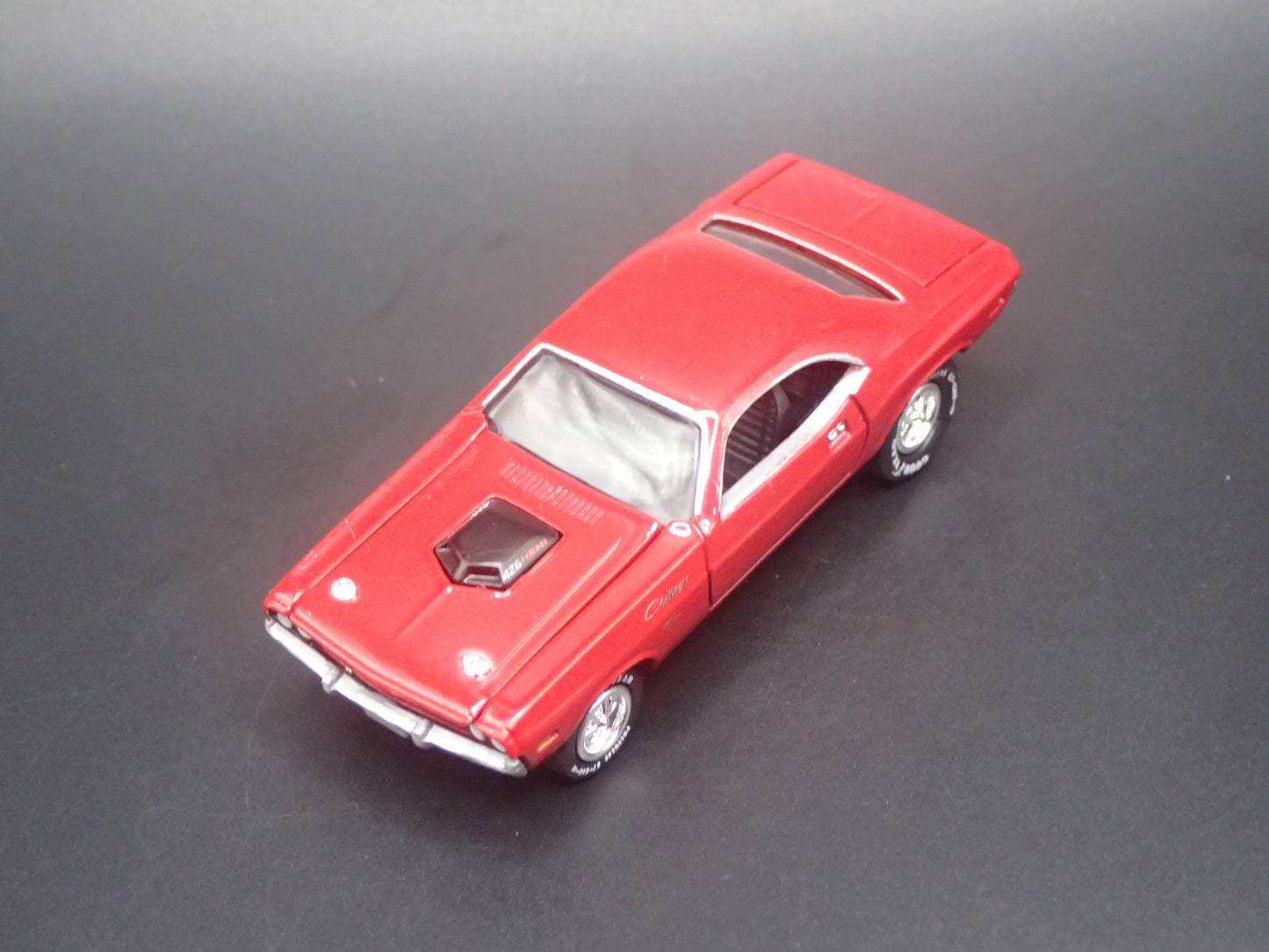 1970 70 DODGE CHALLENGER 1:64 SCALE COLLECTIBLE DIORAMA DIECAST MODEL CAR