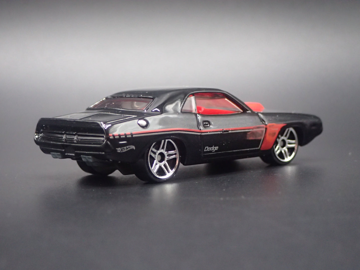 1970 70 DODGE CHALLENGER HEMI BLACK 1:64 SCALE COLLECTIBLE DIECAST MODEL CAR