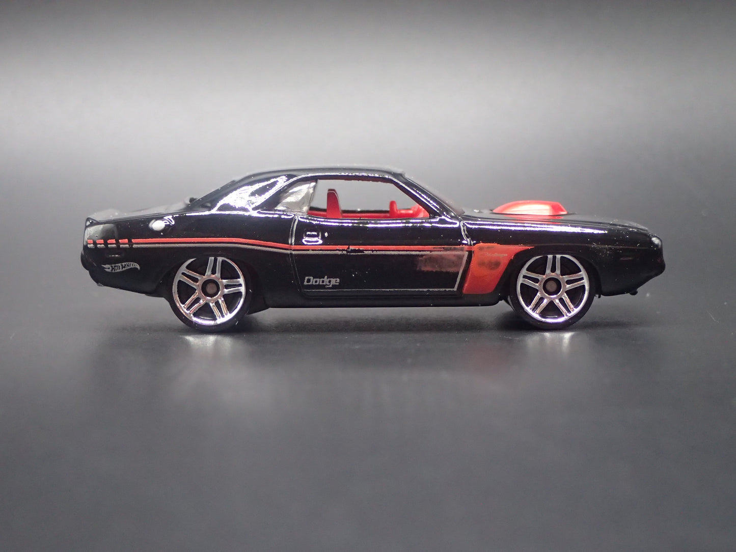 1970 70 DODGE CHALLENGER HEMI BLACK 1:64 SCALE COLLECTIBLE DIECAST MODEL CAR
