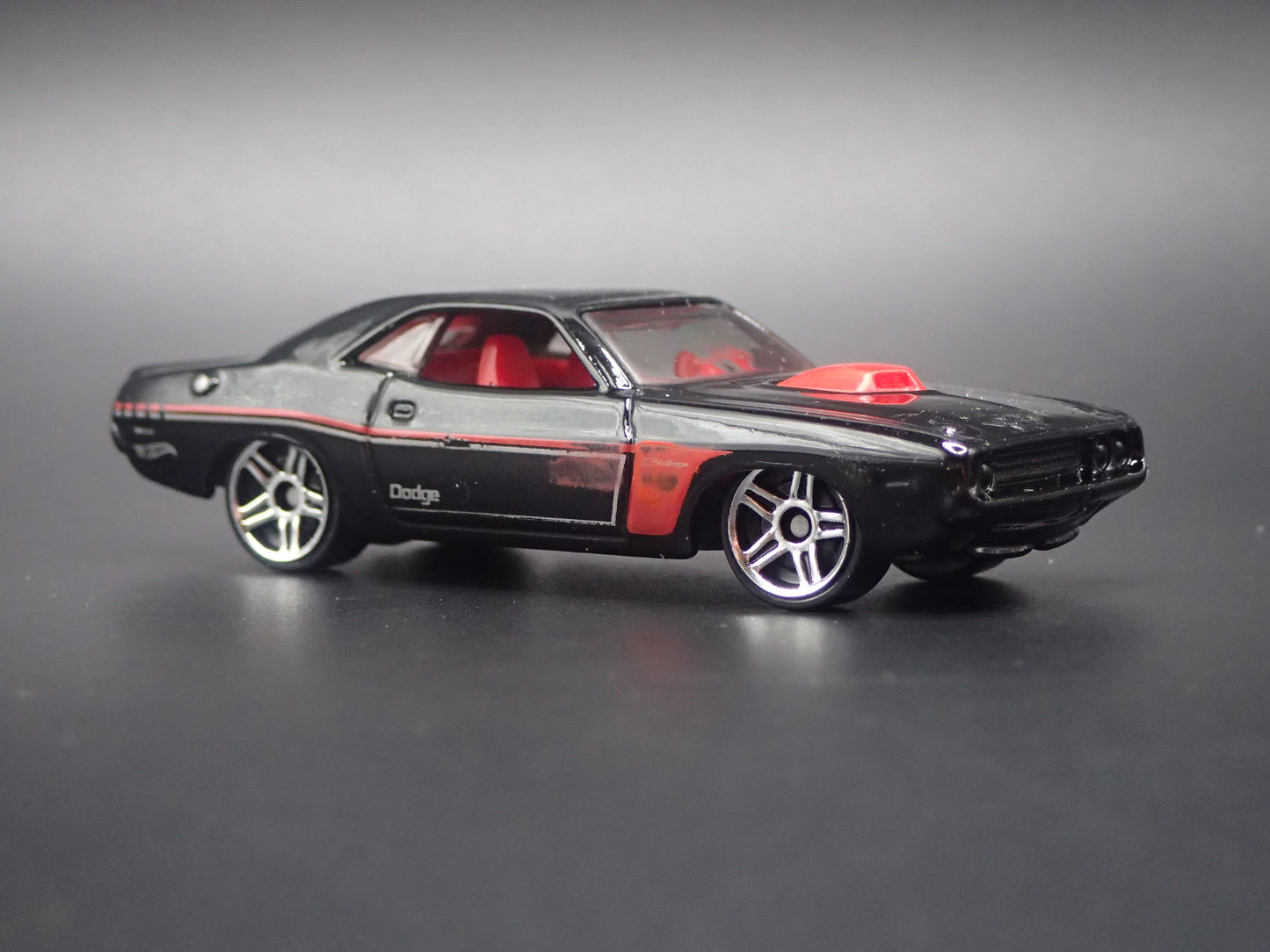 1970 70 DODGE CHALLENGER HEMI BLACK 1:64 SCALE COLLECTIBLE DIECAST MODEL CAR