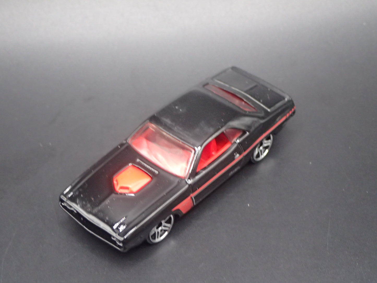 1970 70 DODGE CHALLENGER HEMI BLACK 1:64 SCALE COLLECTIBLE DIECAST MODEL CAR