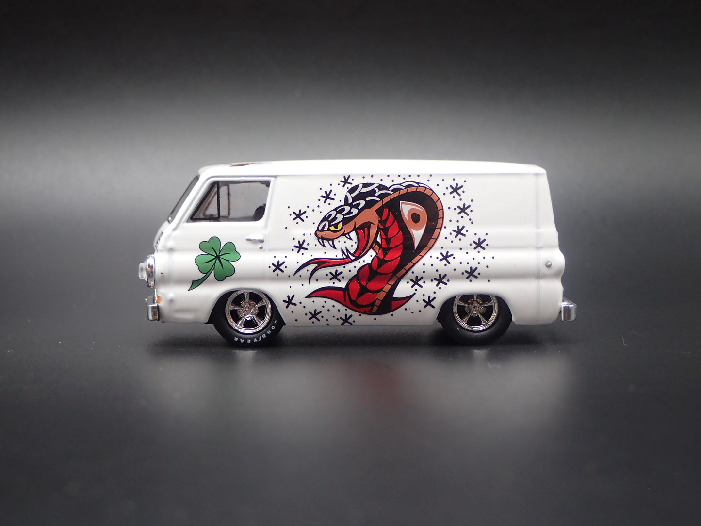 1964 64 DODGE A100 PANEL VAN WHITE 1/64 SCALE DIORAMA DIECAST MODEL CAR