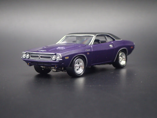 1971 71 DODGE CHALLENGER RT 1/64 SCALE COLLECTIBLE DIORAMA DIECAST MODEL CAR