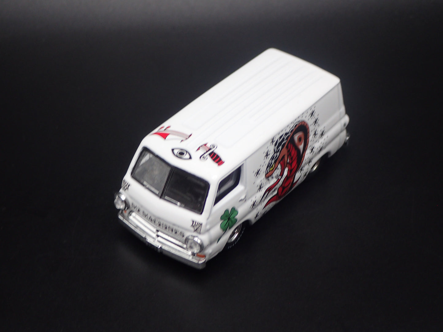1964 64 DODGE A100 PANEL VAN WHITE 1/64 SCALE DIORAMA DIECAST MODEL CAR