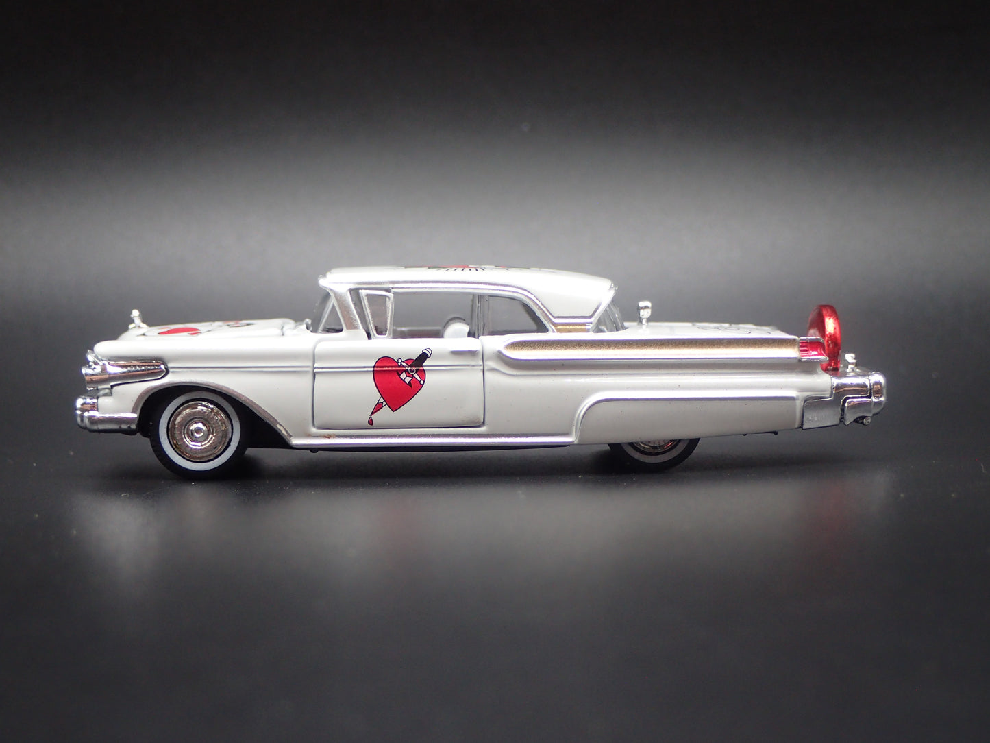 1957 57 MERC MERCURY TURNPIKE CRUISER 1/64 SCALE COLLECTIBLE DIECAST MODEL CAR