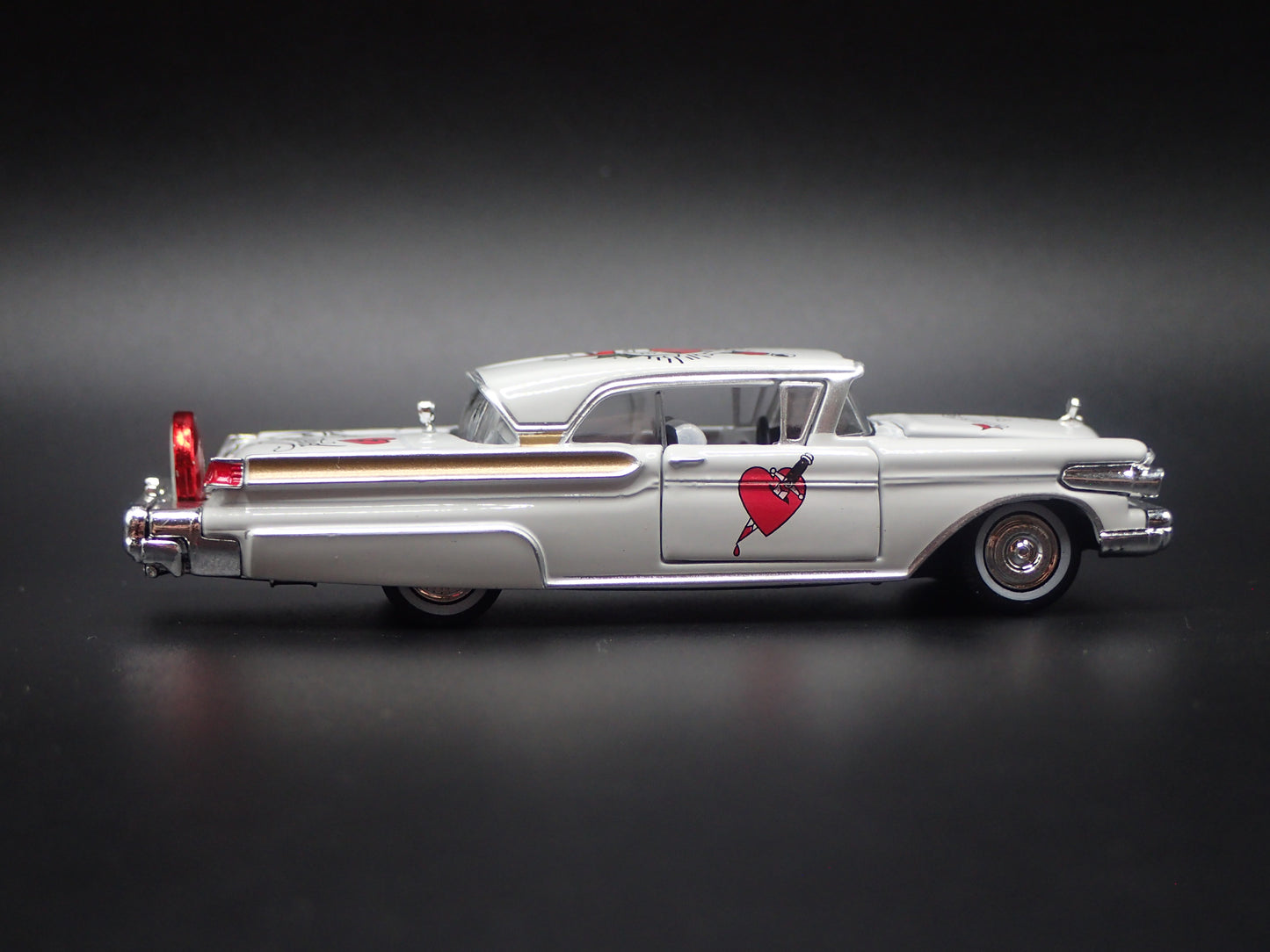 1957 57 MERC MERCURY TURNPIKE CRUISER 1/64 SCALE COLLECTIBLE DIECAST MODEL CAR
