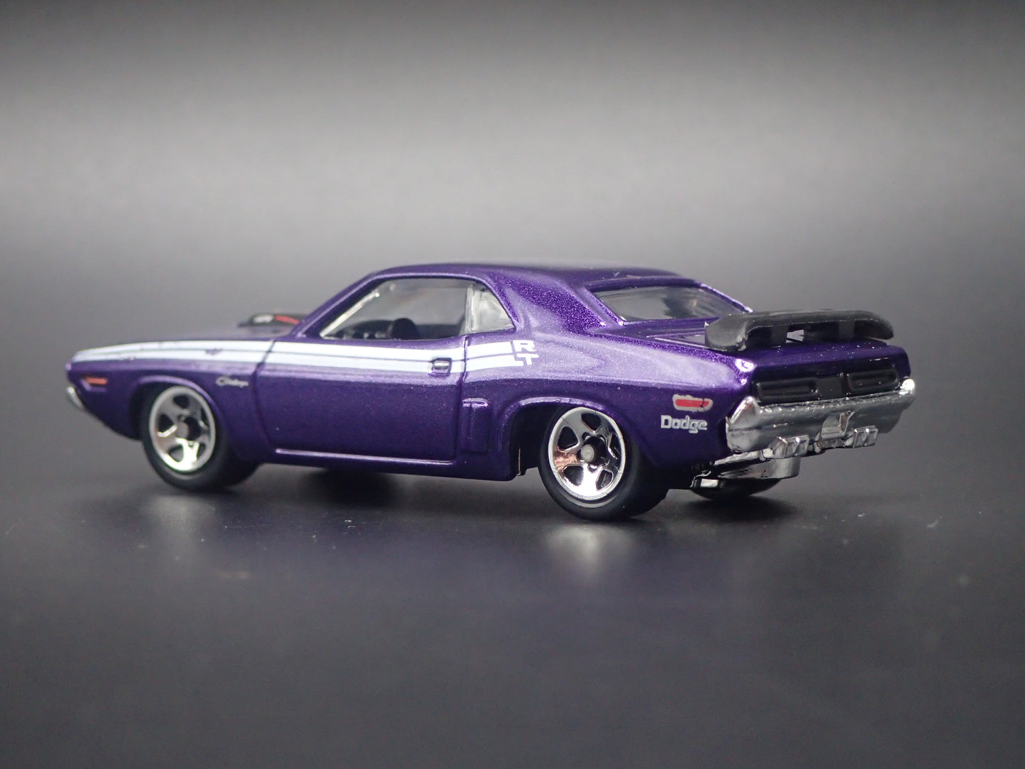 1971 71 DODGE CHALLENGER PURPLE 1:64 SCALE DIORAMA DIECAST MODEL CAR