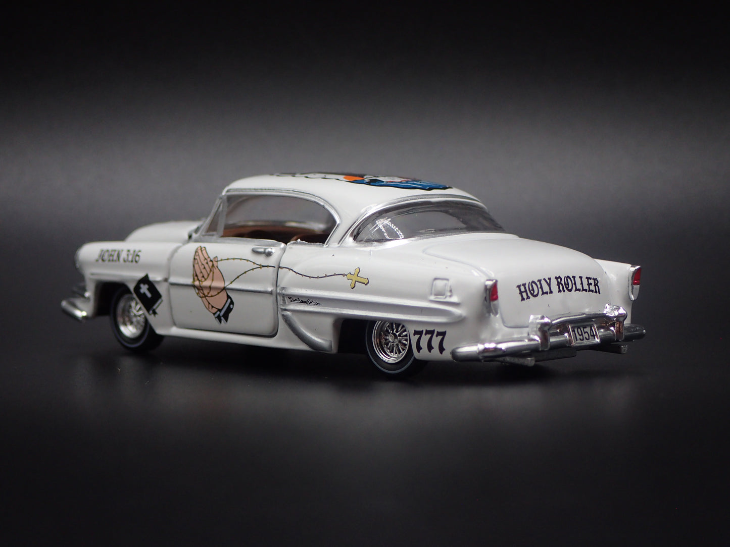1954 54 CHEVY CHEVROLET BEL AIR WHITE 1:64 SCALE DIORAMA DIECAST MODEL CAR