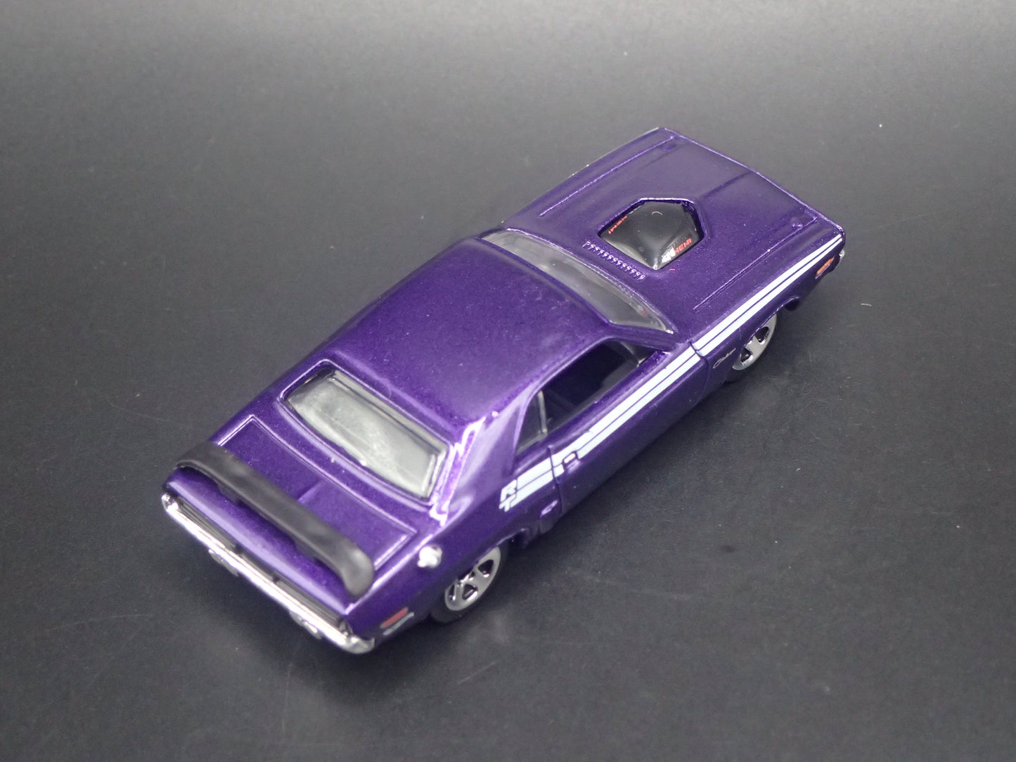 1971 71 DODGE CHALLENGER PURPLE 1:64 SCALE DIORAMA DIECAST MODEL CAR