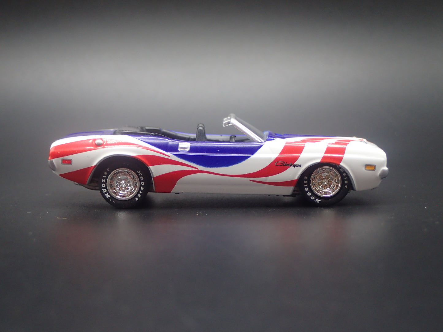 1971 71 DODGE CHALLENGER CONVERTIBLE 1/64 SCALE DIORAMA DIECAST MODEL CAR