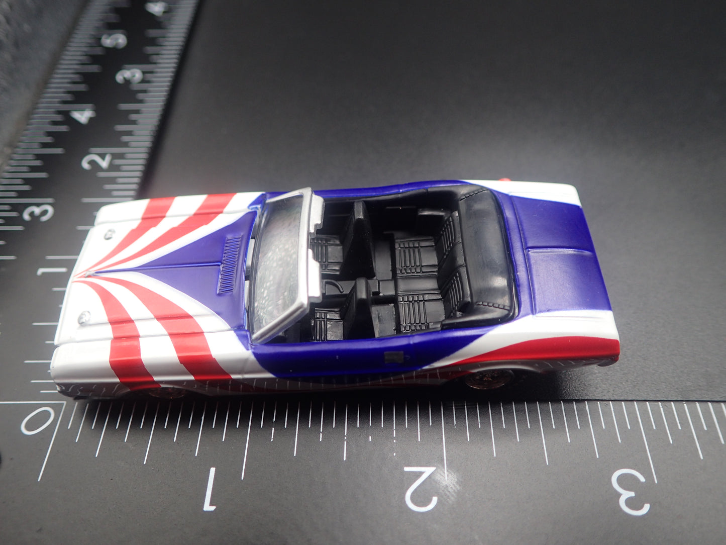 1971 71 DODGE CHALLENGER CONVERTIBLE 1/64 SCALE DIORAMA DIECAST MODEL CAR