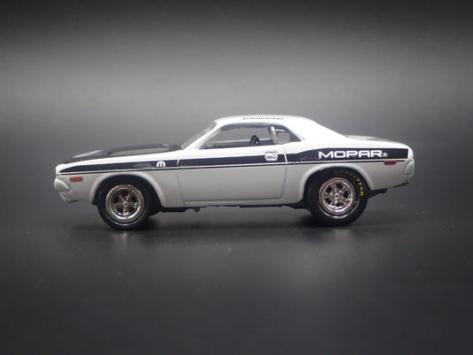 1970 70 DODGE CHALLENGER R/T RT SCHUMACHER 1:64 SCALE DIORAMA DIECAST MODEL CAR