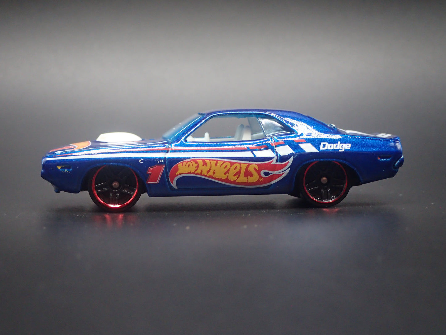 1970 70 DODGE CHALLENGER HEMI BLUE 1:64 SCALE COLLECTIBLE DIECAST MODEL CAR