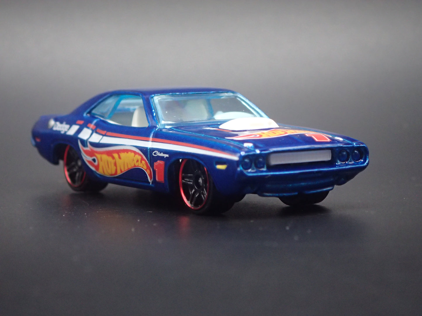1970 70 DODGE CHALLENGER HEMI BLUE 1:64 SCALE COLLECTIBLE DIECAST MODEL CAR