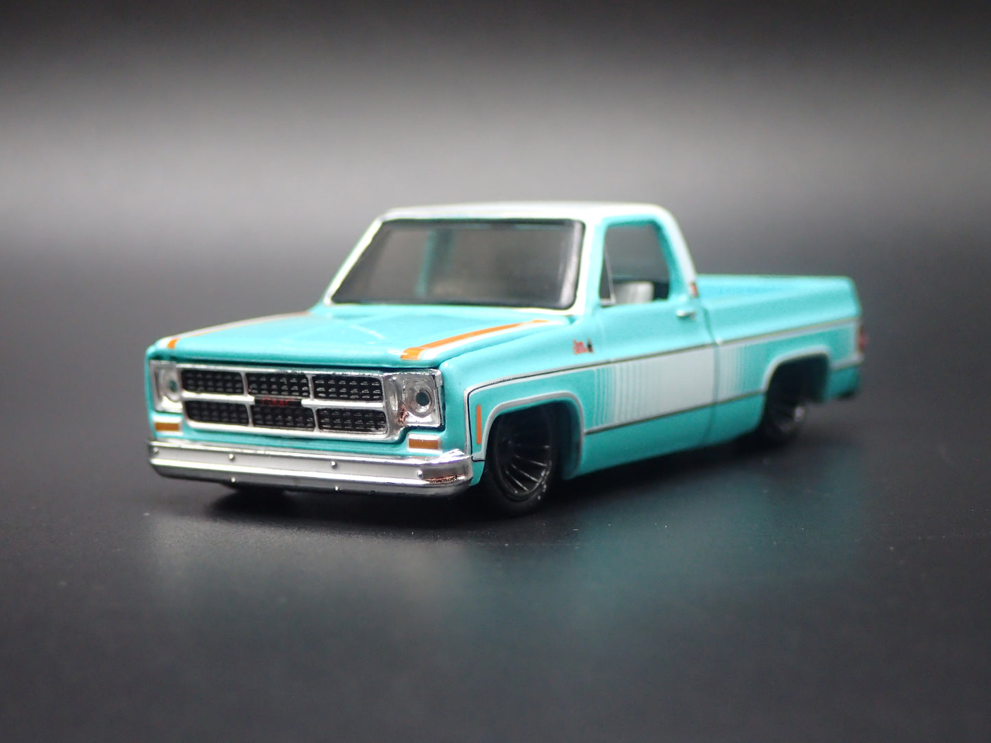 1976 76 GMC SIERRA GRANDE 15 PICKUP TRUCK SQUAREBODY SS02 1/64 SCALE MODEL CAR