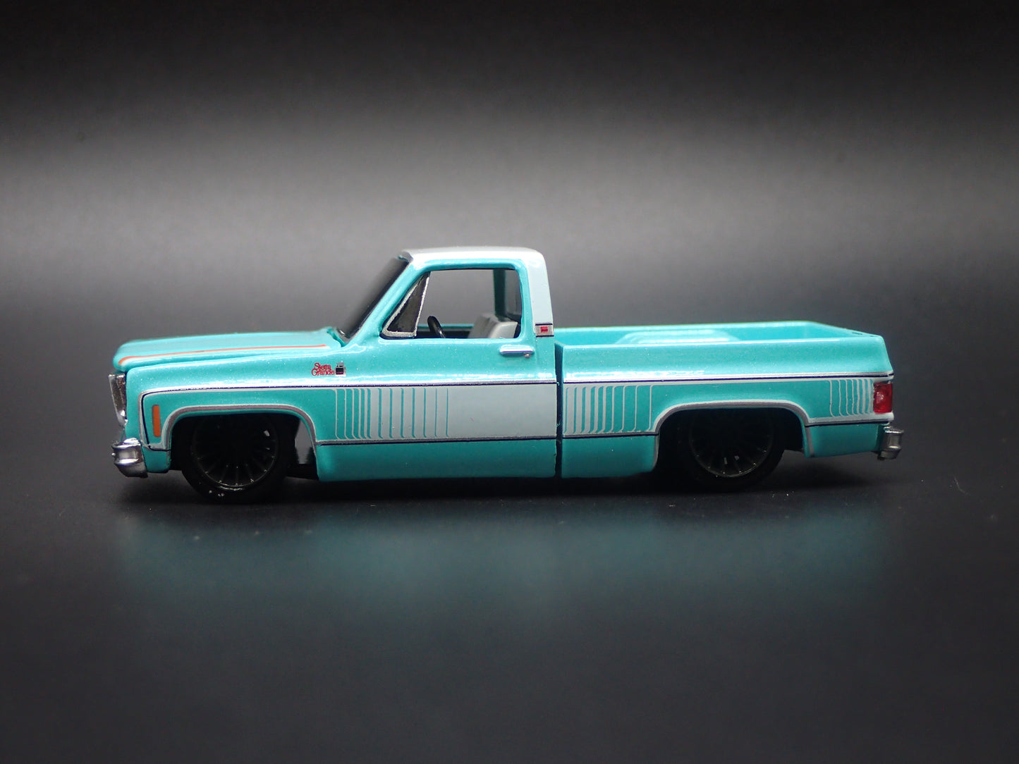1976 76 GMC SIERRA GRANDE 15 PICKUP TRUCK SQUAREBODY SS02 1/64 SCALE MODEL CAR
