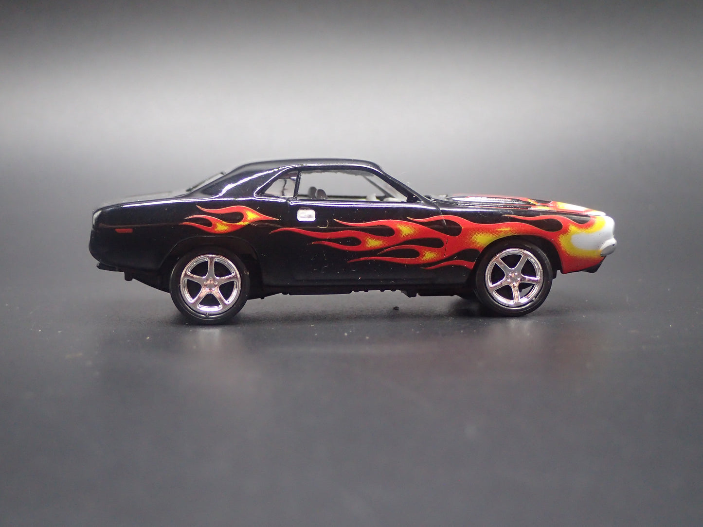 1970 70 DODGE CHALLENGER R/T BLACK 1/64 SCALE COLLECTIBLE DIECAST MODEL CAR
