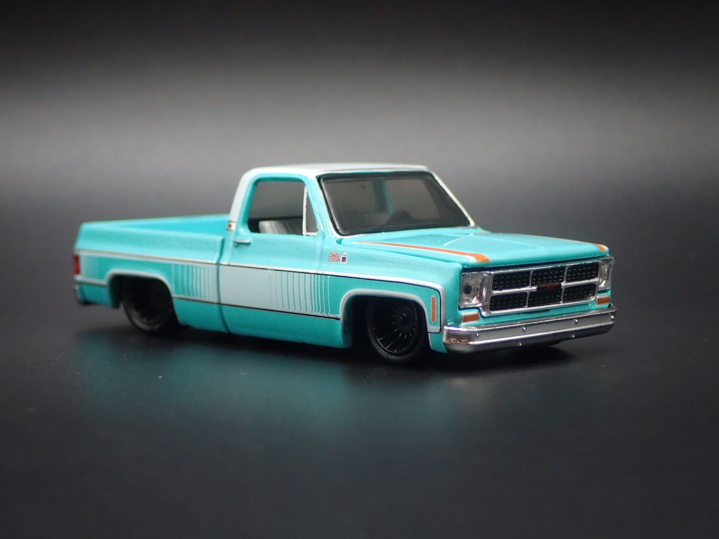 1976 76 GMC SIERRA GRANDE 15 PICKUP TRUCK SQUAREBODY SS02 1/64 SCALE MODEL CAR