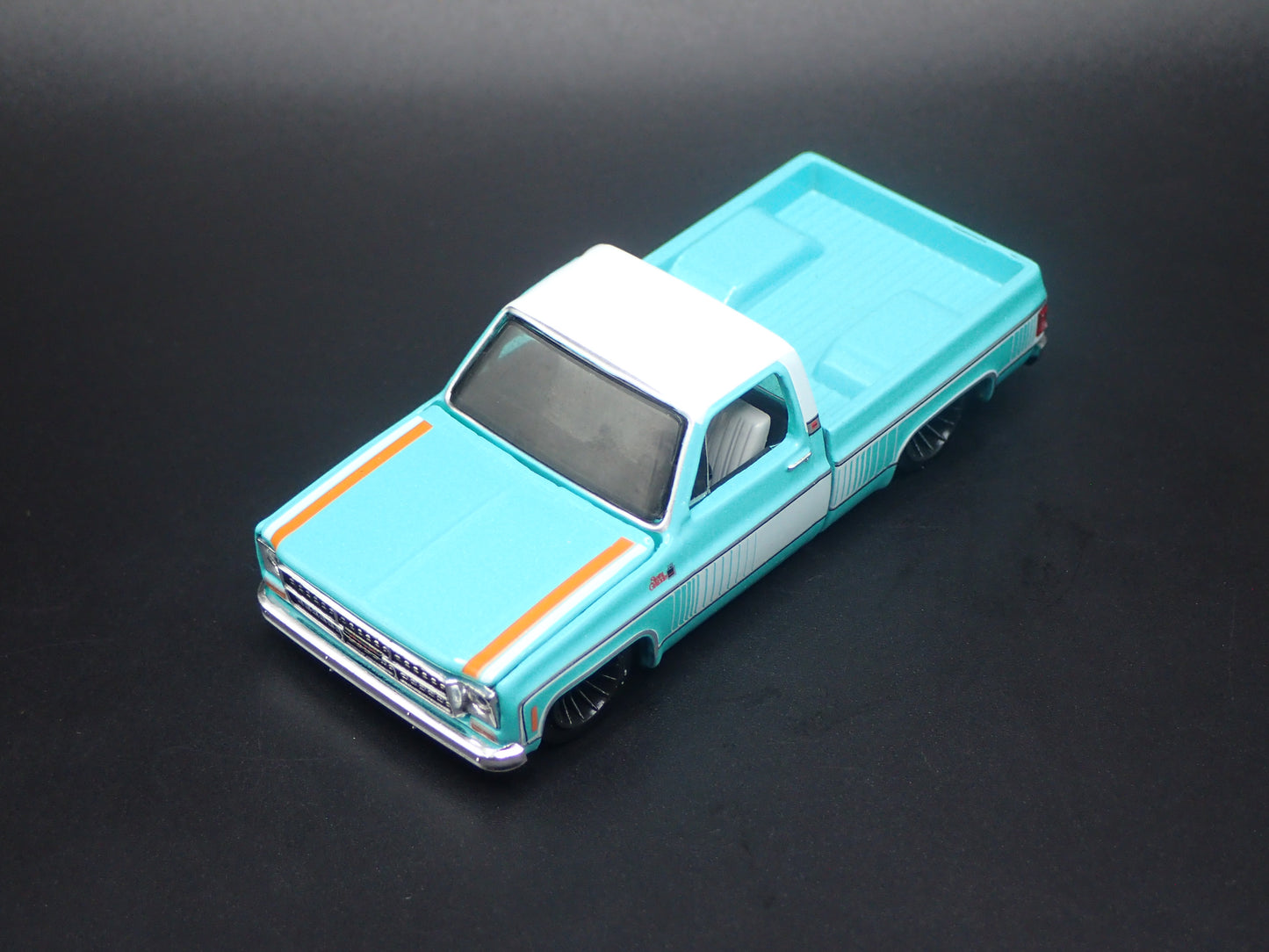1976 76 GMC SIERRA GRANDE 15 PICKUP TRUCK SQUAREBODY SS02 1/64 SCALE MODEL CAR