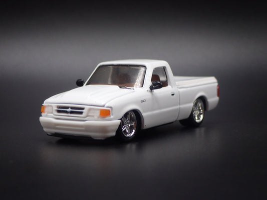 1995 95 FORD RANGER PICKUP TRUCK WHITE 1:64 SCALE DIORAMA DIECAST MODEL CAR