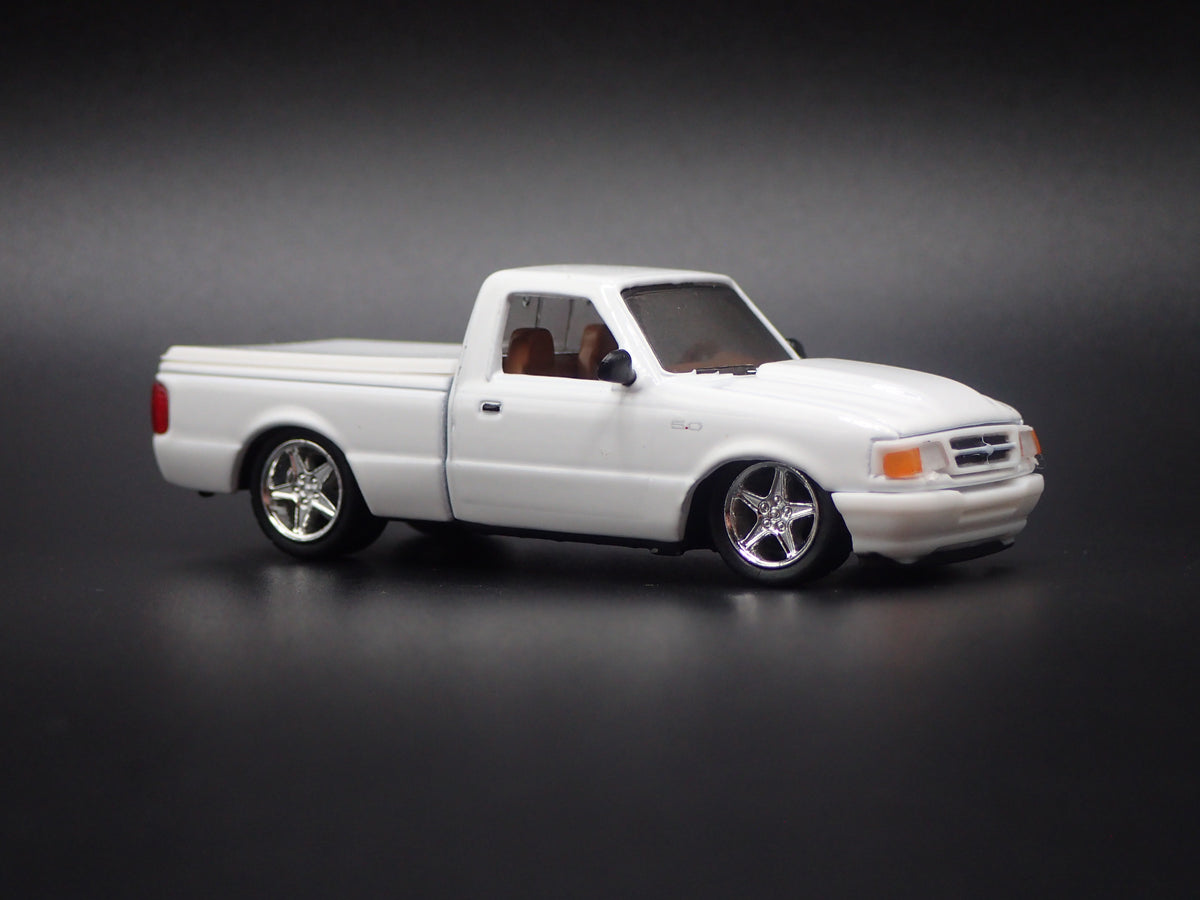 1995 95 FORD RANGER PICKUP TRUCK WHITE 1:64 SCALE DIORAMA DIECAST MODEL CAR