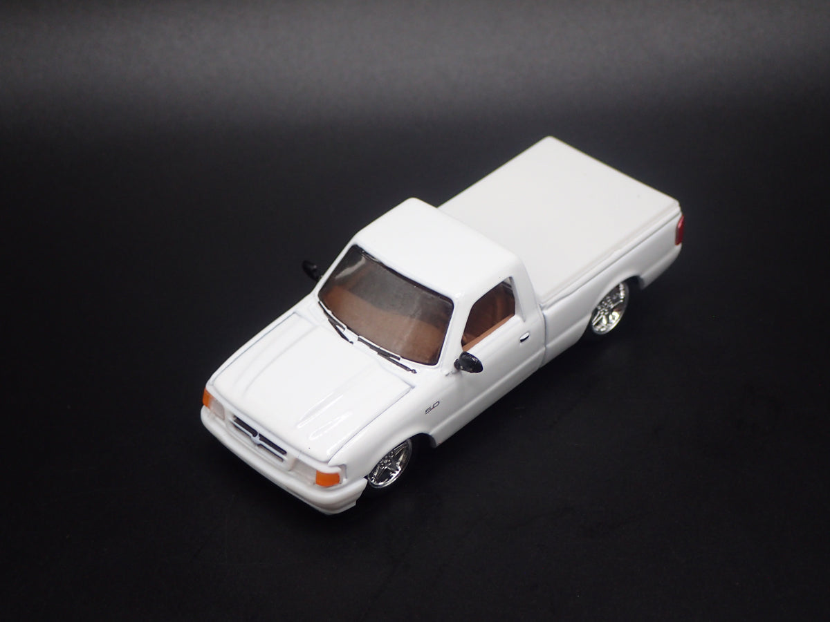 1995 95 FORD RANGER PICKUP TRUCK WHITE 1:64 SCALE DIORAMA DIECAST MODEL CAR